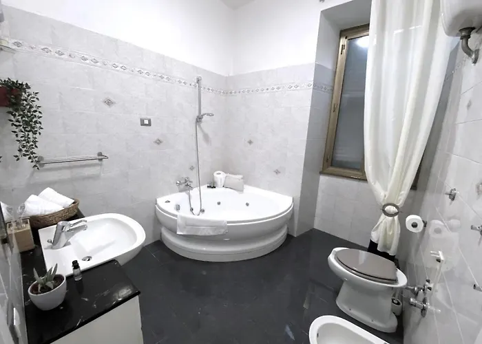 Domus Marrana - 15 Minutes Far Away From Coloseum